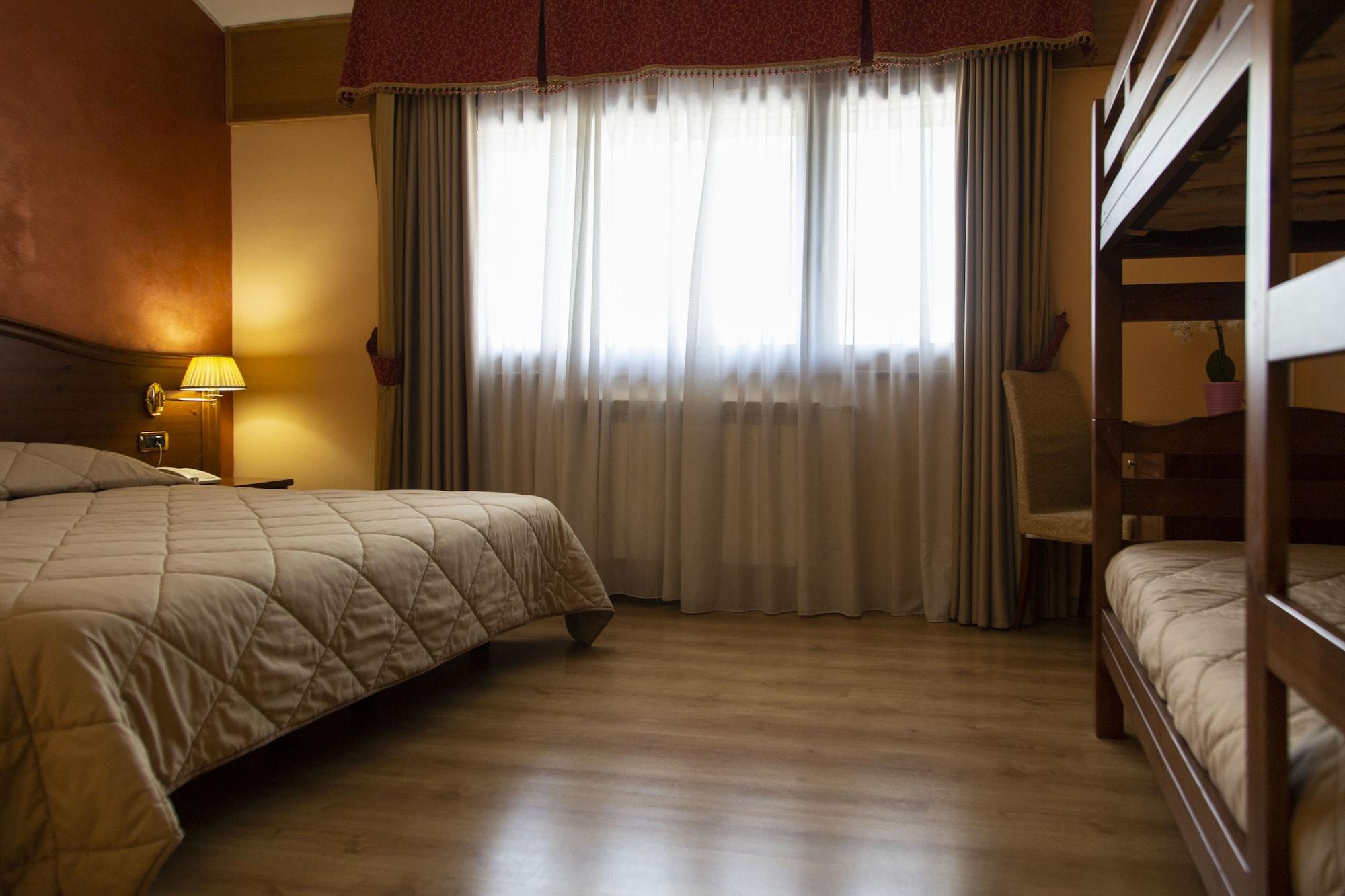 Grand Hotel Del Parco เปสกัสเซโรลี ภายนอก รูปภาพ