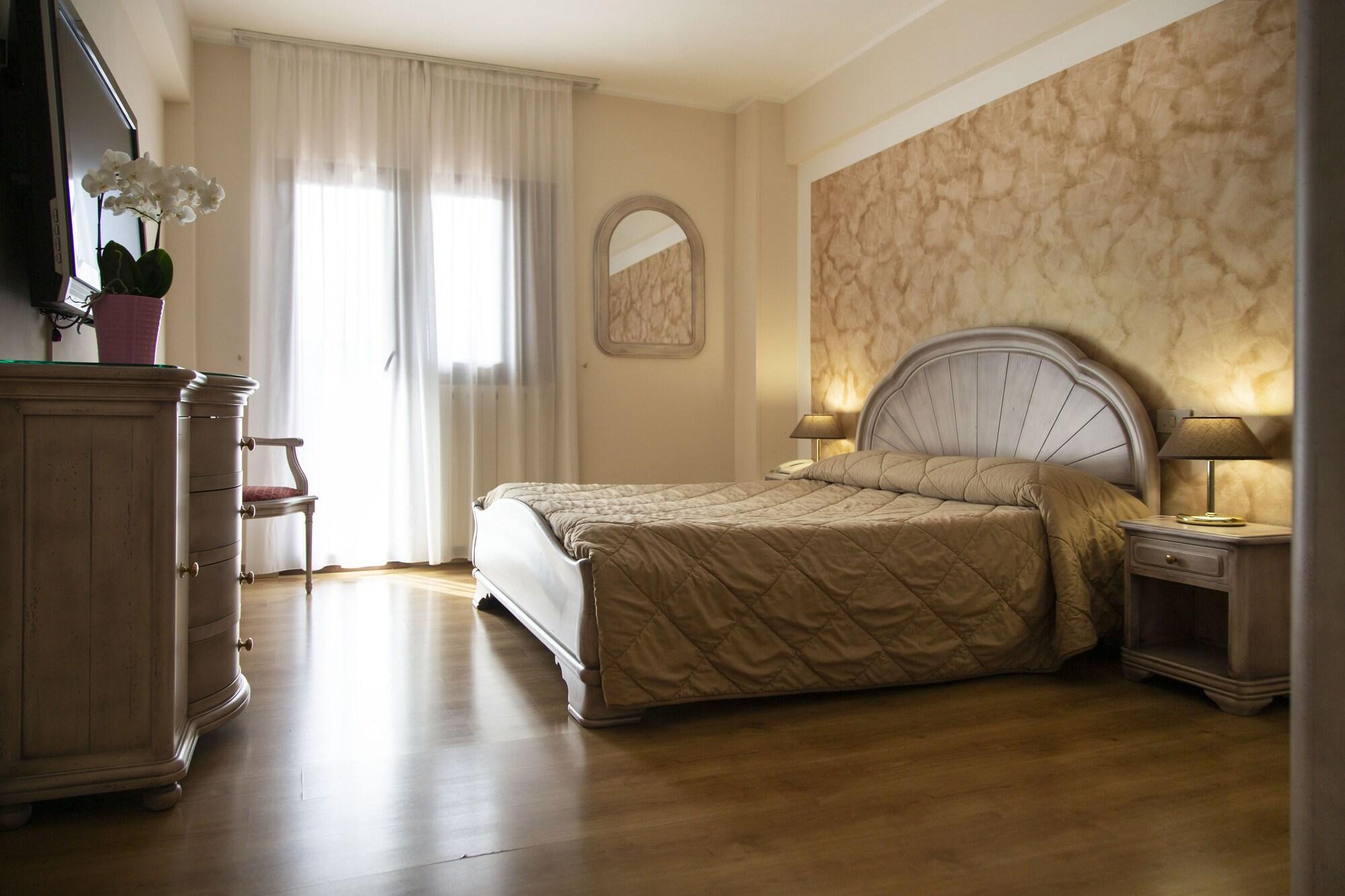 Grand Hotel Del Parco เปสกัสเซโรลี ภายนอก รูปภาพ