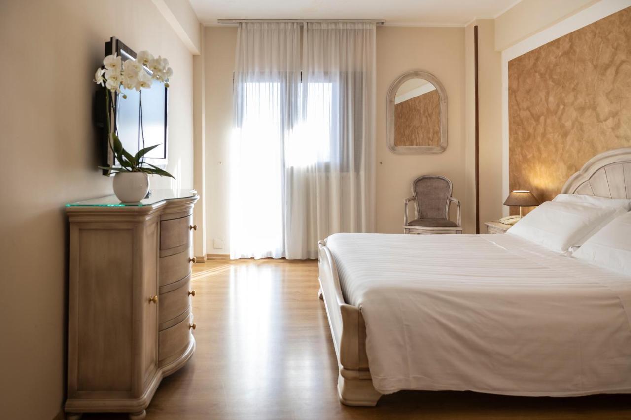 Grand Hotel Del Parco เปสกัสเซโรลี ภายนอก รูปภาพ