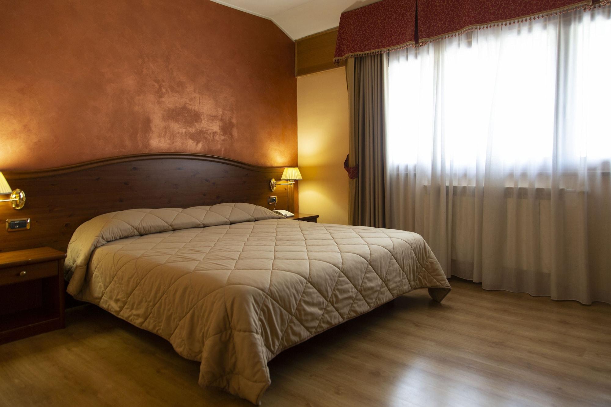 Grand Hotel Del Parco เปสกัสเซโรลี ภายนอก รูปภาพ