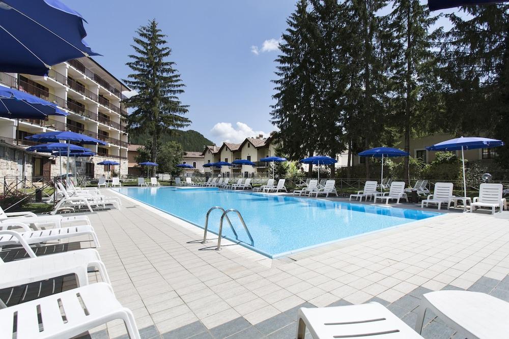 Grand Hotel Del Parco เปสกัสเซโรลี ภายนอก รูปภาพ