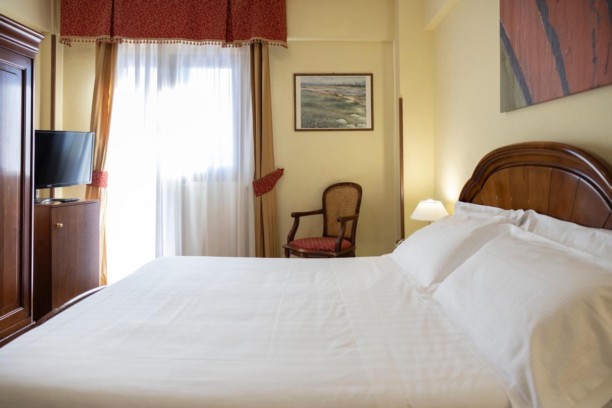 Grand Hotel Del Parco เปสกัสเซโรลี ห้อง รูปภาพ