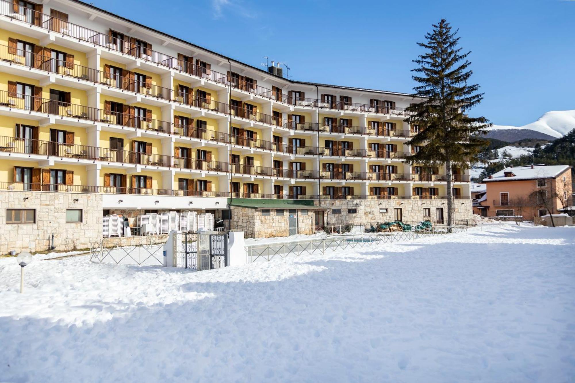 Grand Hotel Del Parco เปสกัสเซโรลี ภายนอก รูปภาพ