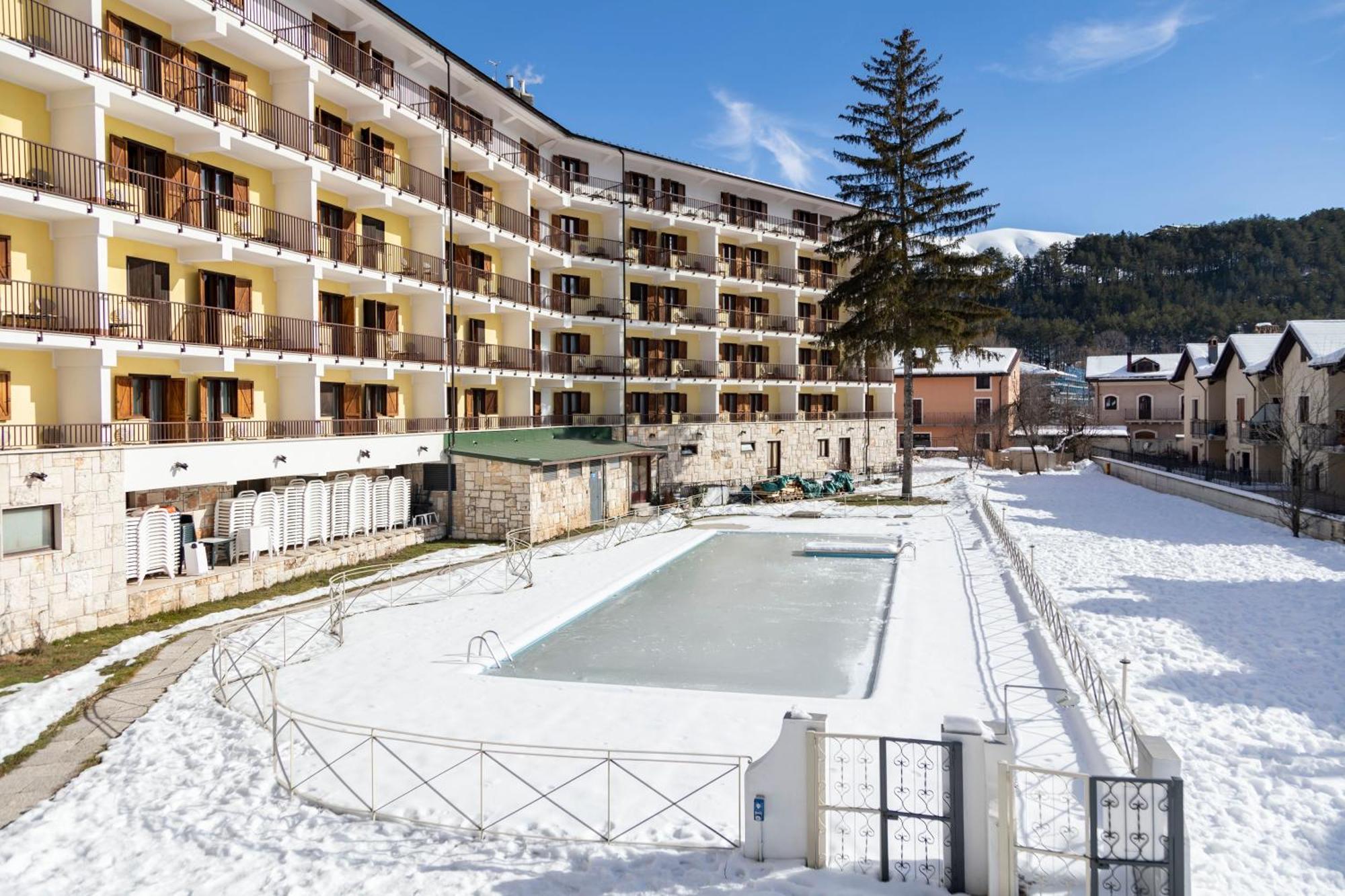 Grand Hotel Del Parco เปสกัสเซโรลี ภายนอก รูปภาพ